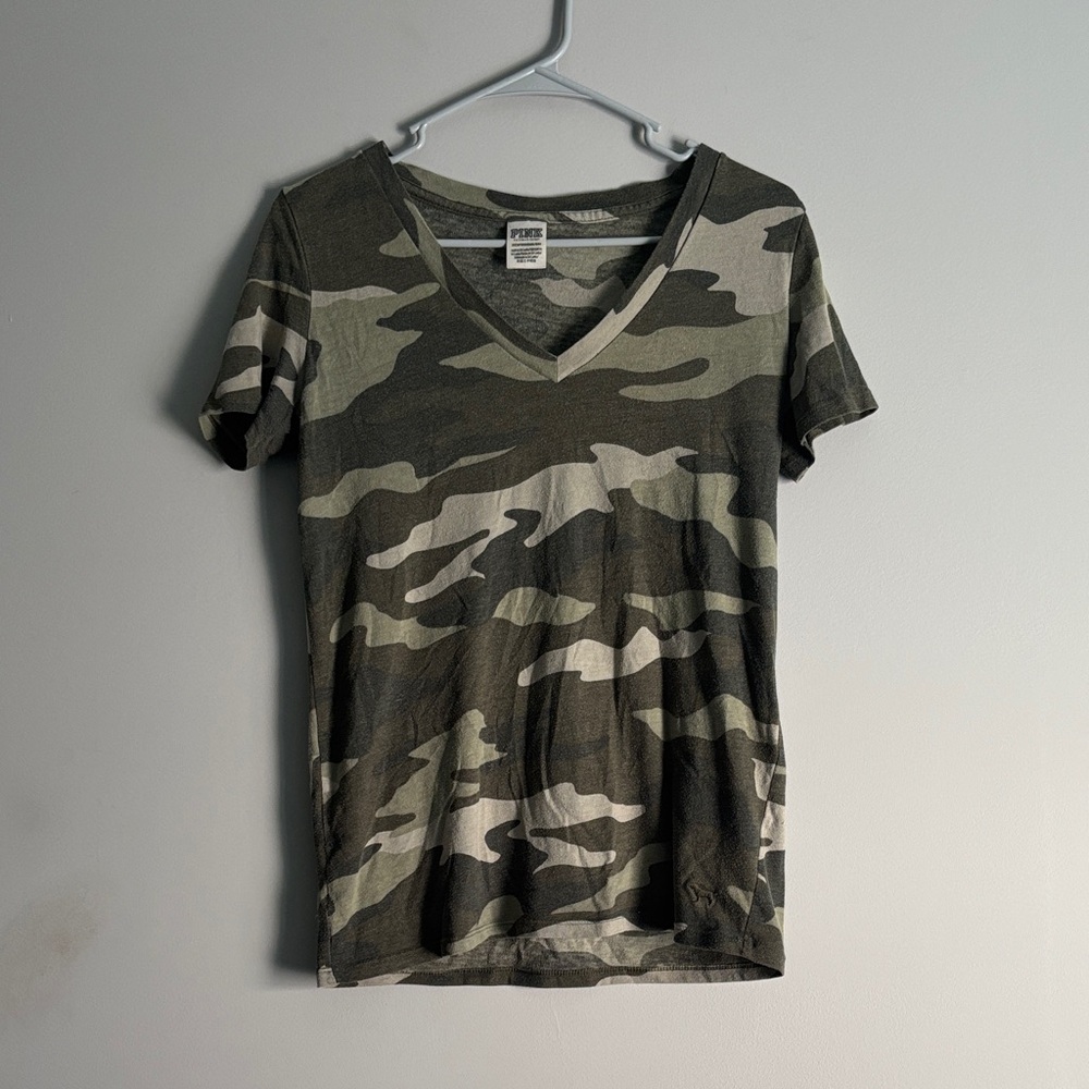 VS Pink Camo V-Neck Women’s Top